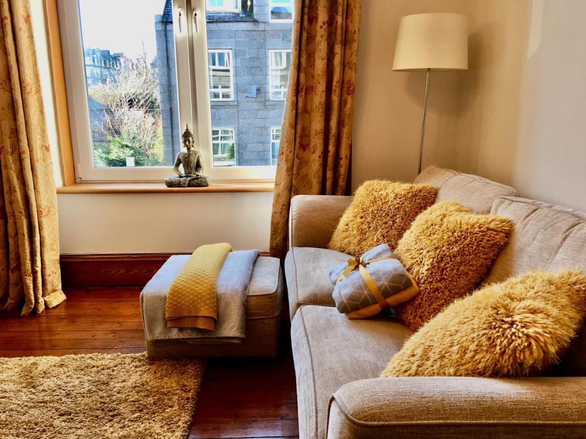 Cosy 2 Bedroom Central Apartment - Free Parking, Free Wifi Aberdeen Luaran gambar