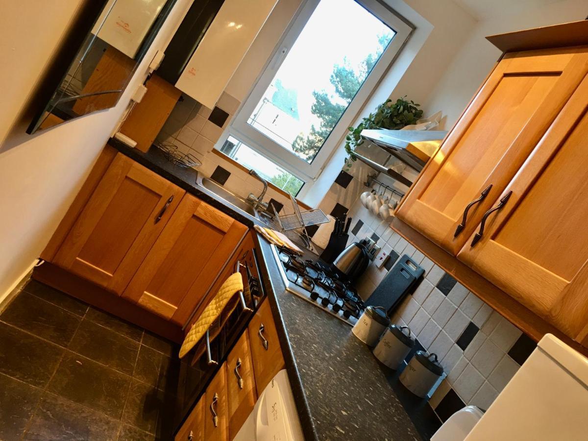 Cosy 2 Bedroom Central Apartment - Free Parking, Free Wifi Aberdeen Luaran gambar