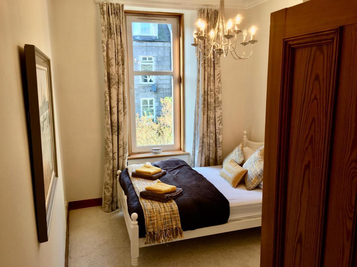 Cosy 2 Bedroom Central Apartment - Free Parking, Free Wifi Aberdeen Luaran gambar