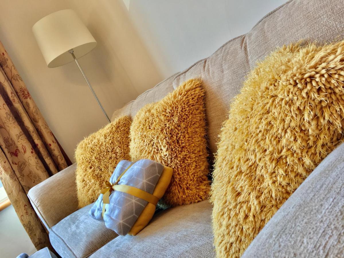 Cosy 2 Bedroom Central Apartment - Free Parking, Free Wifi Aberdeen Luaran gambar
