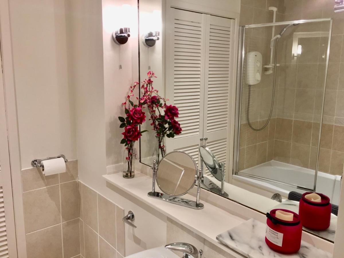 Cosy 2 Bedroom Central Apartment - Free Parking, Free Wifi Aberdeen Luaran gambar