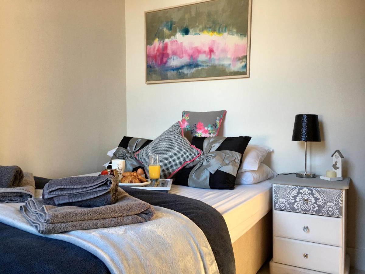 Cosy 2 Bedroom Central Apartment - Free Parking, Free Wifi Aberdeen Luaran gambar